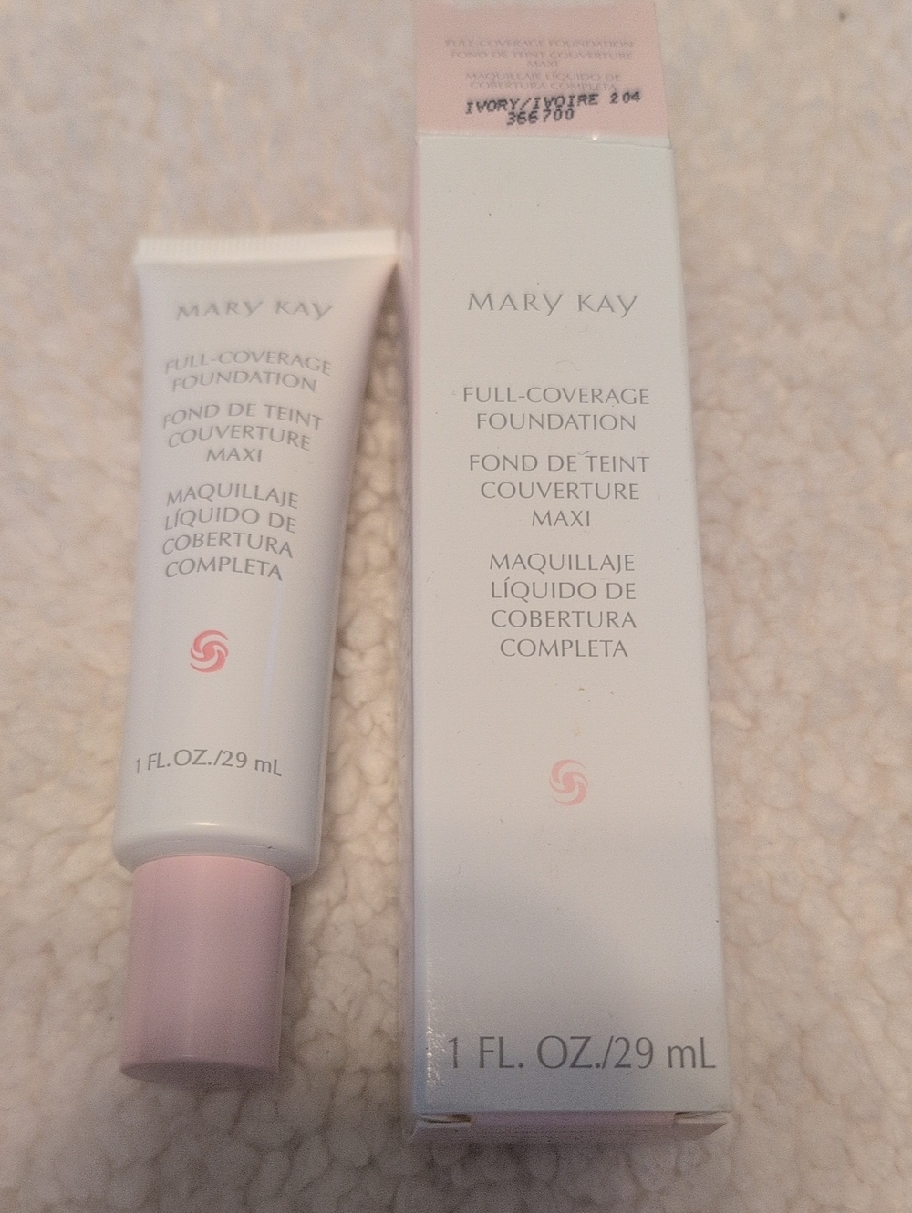 NWT Mary Kay Full-Coverage Foundation - Ivory 204